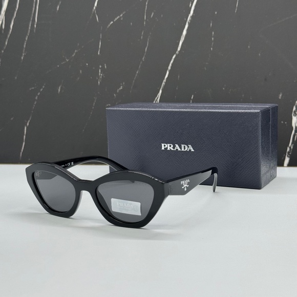 NEW PRADA PRA02S 16K08Z WOMEN SUNGLASSES SPRA02 BLACK GEOMETRIC PR A02S EYEWEAR - Picture 2 of 11